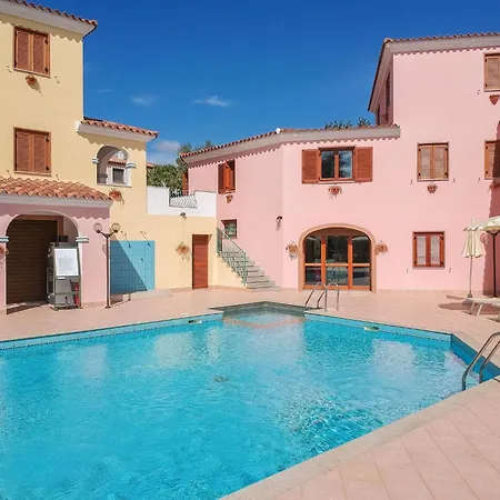 Lejlighed Comfy With Shared Pool Cala Liberotto